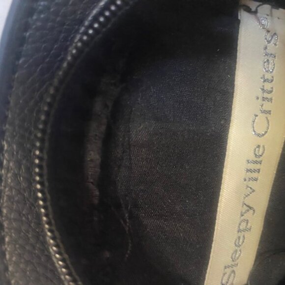 Sleepyville Critters sea otter crossbody bag - Picture 5 of 5